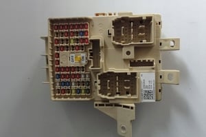 KIA STINGER SKRZYNKA BEZPIECZNIKÓW 91951-J5192
