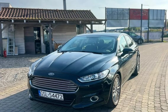 Ford Fusion Sedan 2016