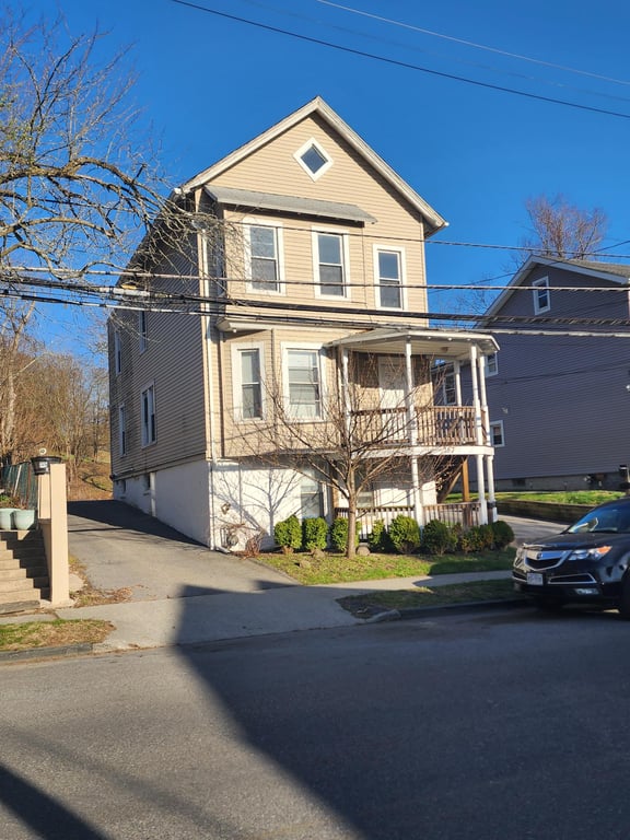 Exterior photograph of 157 North Clinton Street, Poughkeepsie, NY 12601