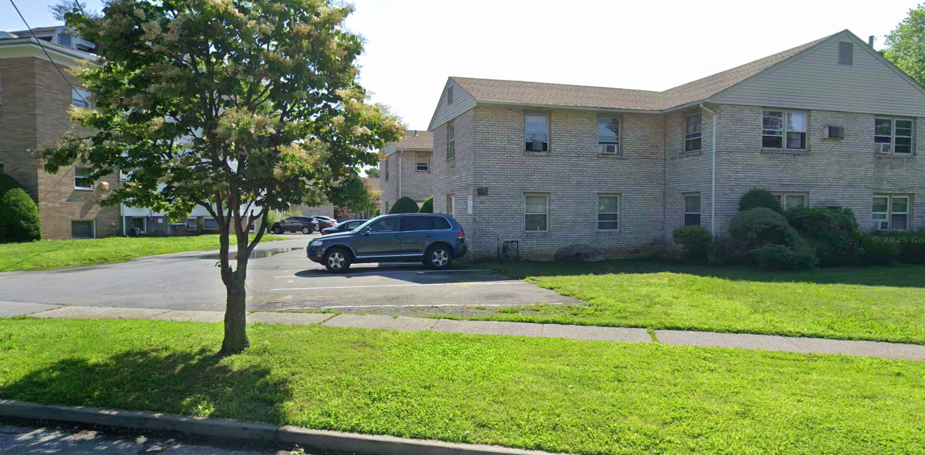 Exterior photograph of 92-96 South Hamilton Street, Poughkeepsie, NY 12601