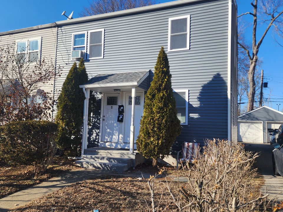 Exterior photograph of 13 Vernon Terrace, Poughkeepsie, New York