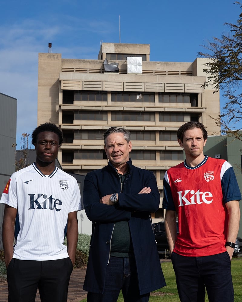 Damen Adelaide United 2025/26 Auswärts-Cup-Trikot