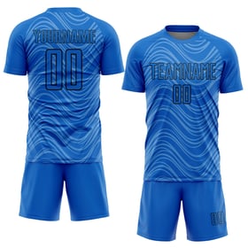 Camiseta personalizada de fútbol Sky Black con líneas onduladas y azules, sublimada