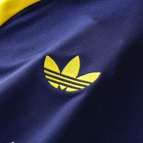 Kinder Leeds United 2026/27 Drittes Aufwärmshirt vor dem Spiel