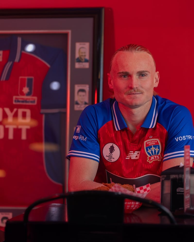 Barnens Newcastle Jets 2025/26 hemmatröja Australia Cup