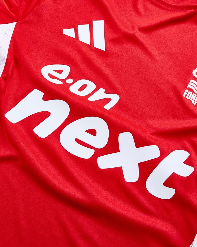 Damen Nottingham Forest 2024/25 Drittes Authentisches Trainingsshirt - Rot