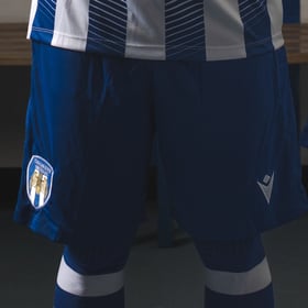 Kinder Colchester United 2023/24 Heim Shorts