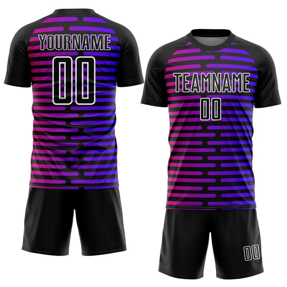 Camiseta de fútbol negra sublimada con líneas personalizadas en morado y rosa
