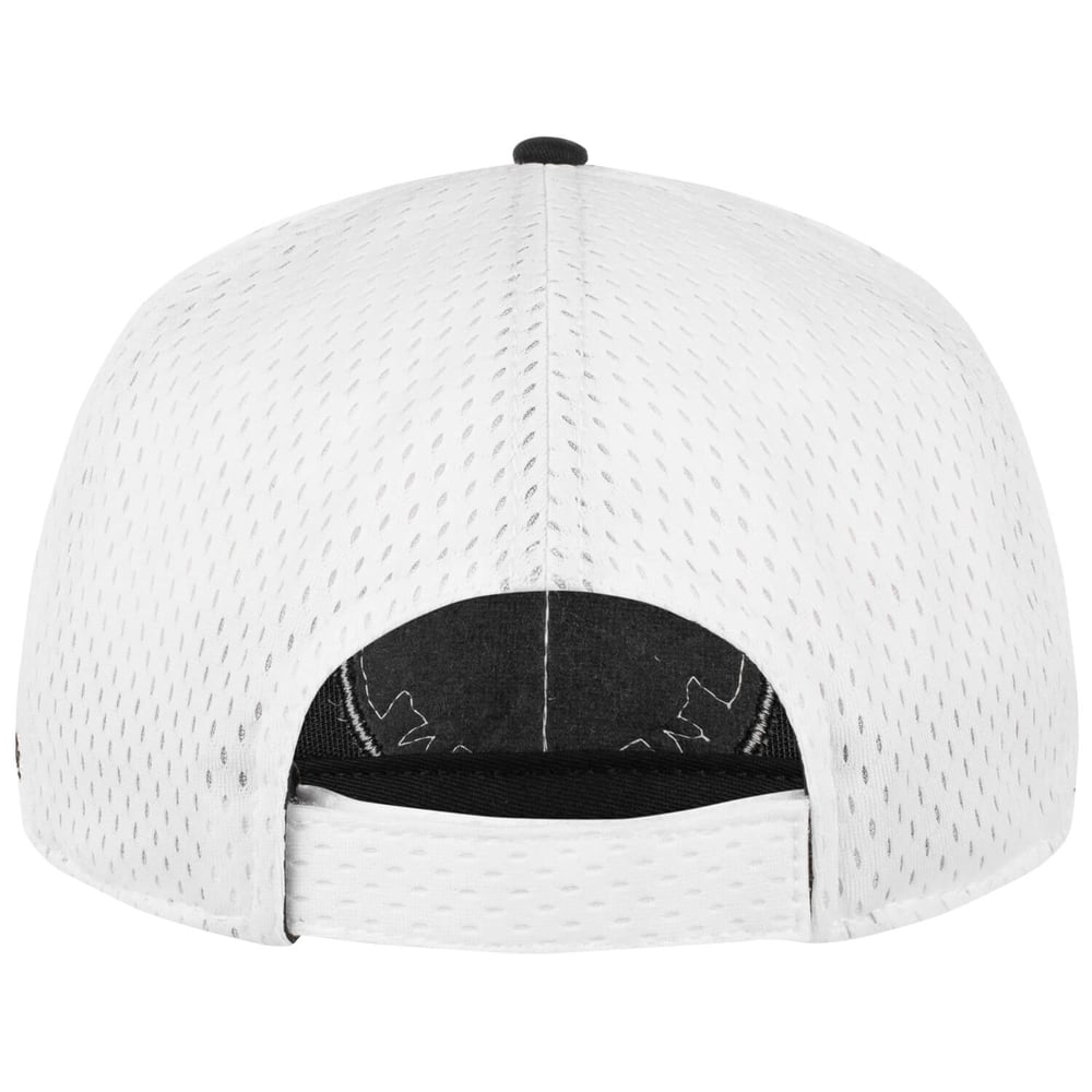 Eintracht Frankfurt 80s In The Heart Cap