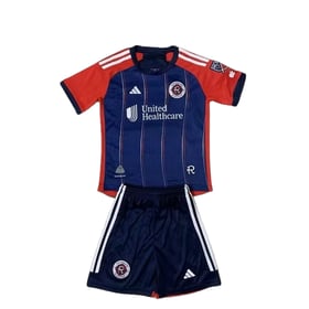 Kinder New England Revolution 2025 Heim Kit