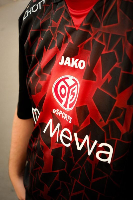Kinder Mainz 05 2025/26 Drittes eSports Trikot