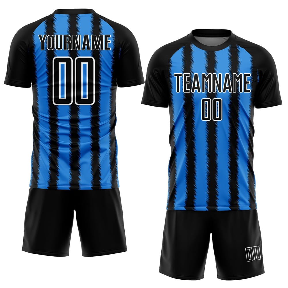 Camiseta de fútbol personalizada con sublimación de líneas azul y blanco en polvo negro