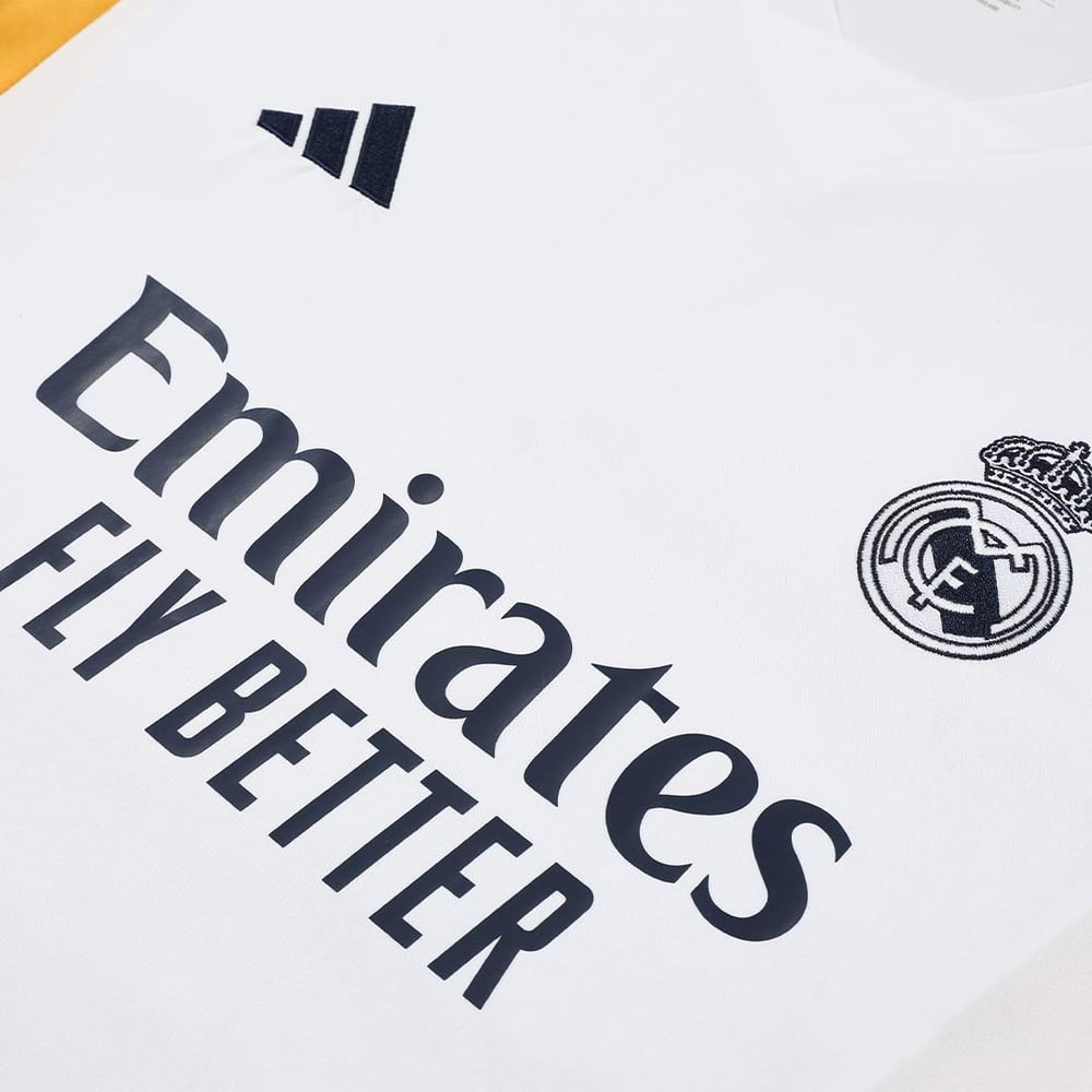 Real Madrid Weißes Vor dem Spiel Trikot 23/24