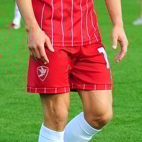 Kinder Cheltenham Town 2023/24 Heim Shorts