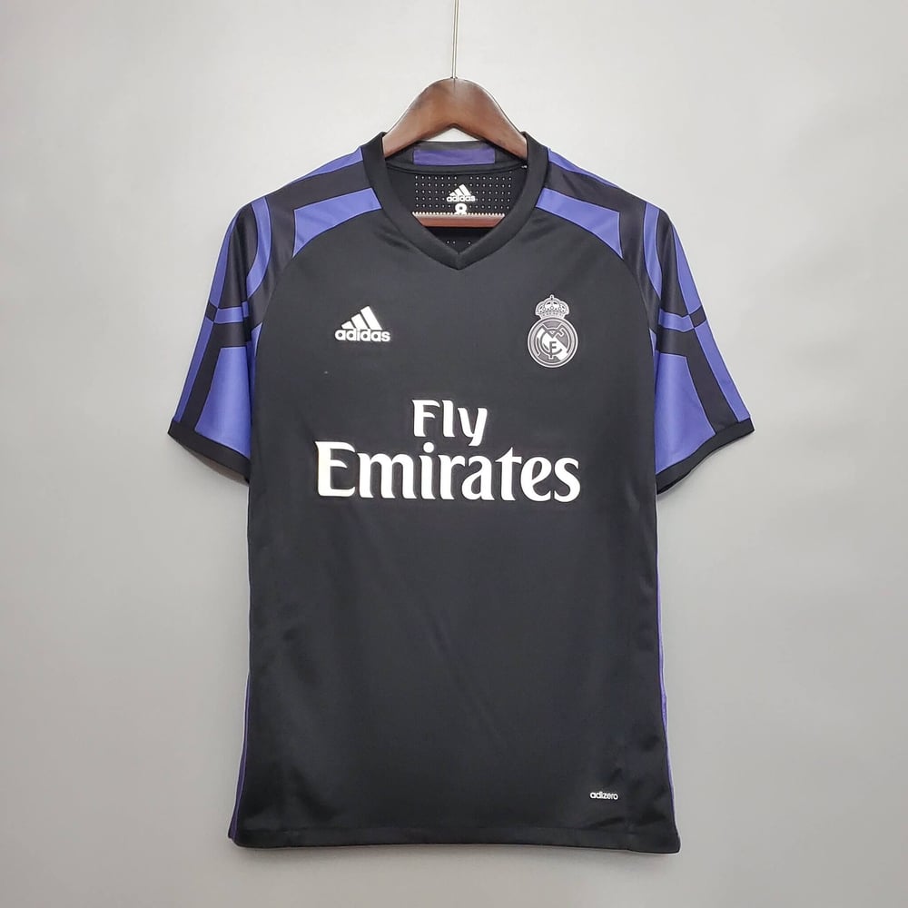 Real Madrid 2016/17 Drittes Trikot