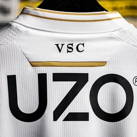 Kinder Vitória SC 2024/25 Heim-Autentisches Trikot
