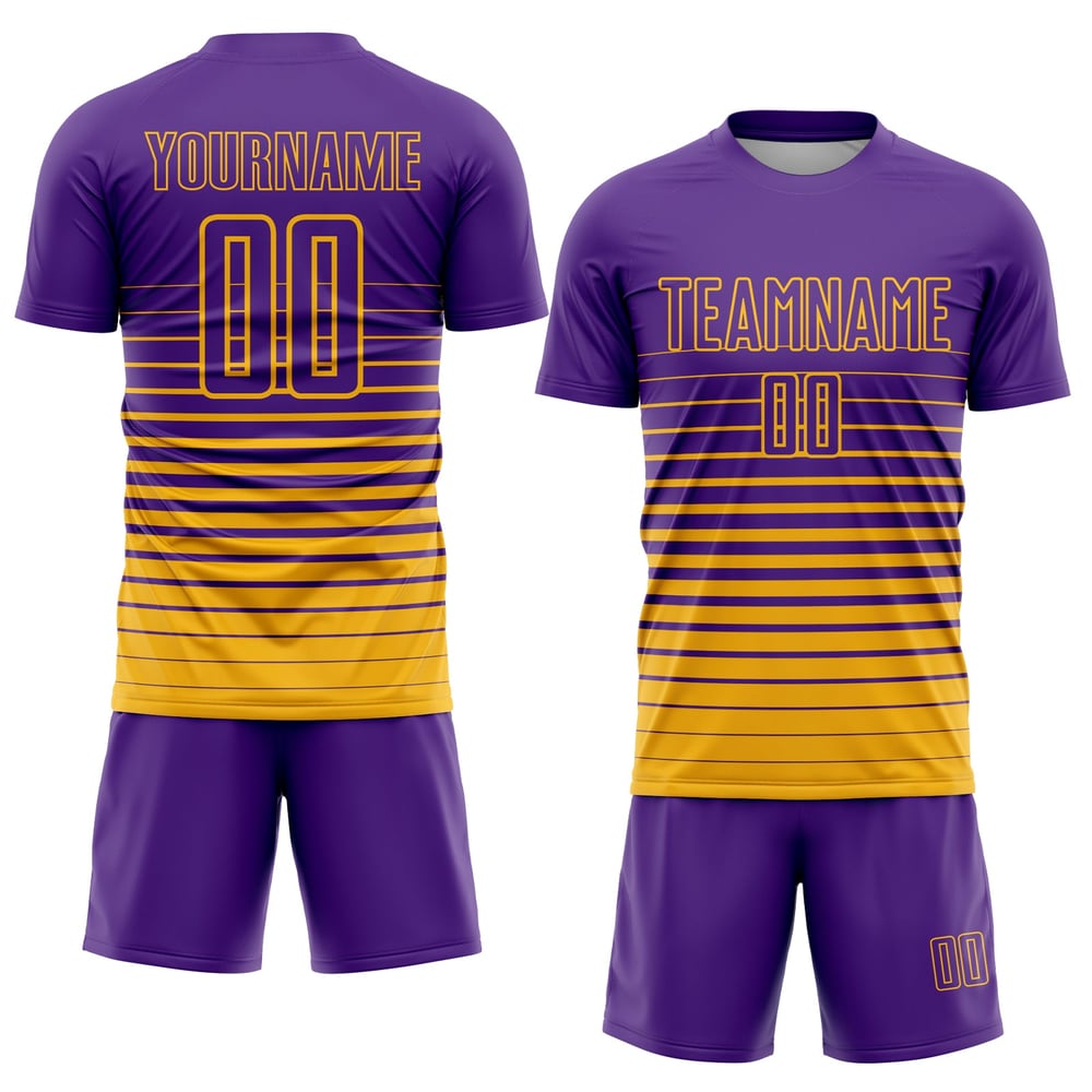 Camiseta de fútbol personalizada dorada con sublimación morada y desvanecida, a rayas.