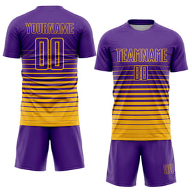 Camiseta de fútbol personalizada dorada con sublimación morada y desvanecida, a rayas.