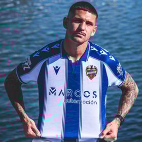 Herren Levante UD 2025/26 Auswärtstrikot