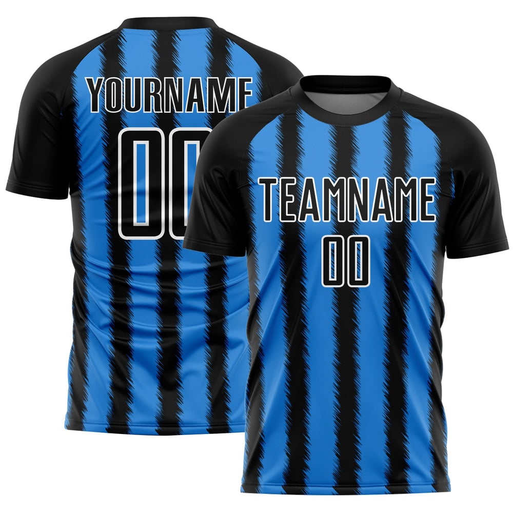 Camiseta de fútbol personalizada con sublimación de líneas azul y blanco en polvo negro