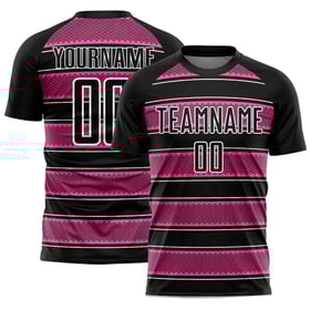 Camiseta de fútbol personalizada con sublimación de líneas y formas geométricas en negro, rosa y blanco