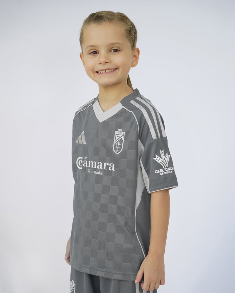 Kinder Granada CF 2025/26 Drittes Trikot mit Sponsor
