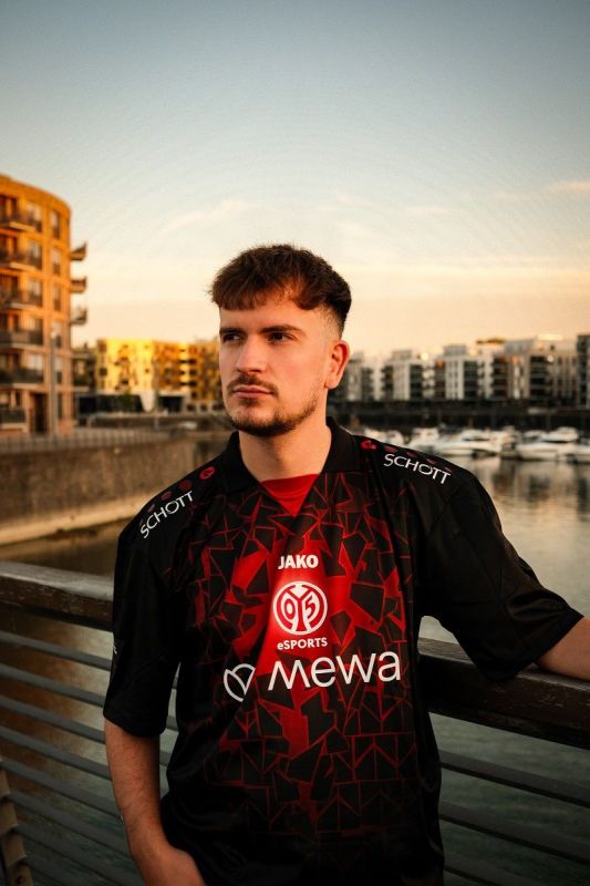 Kinder Mainz 05 2025/26 Drittes eSports Trikot
