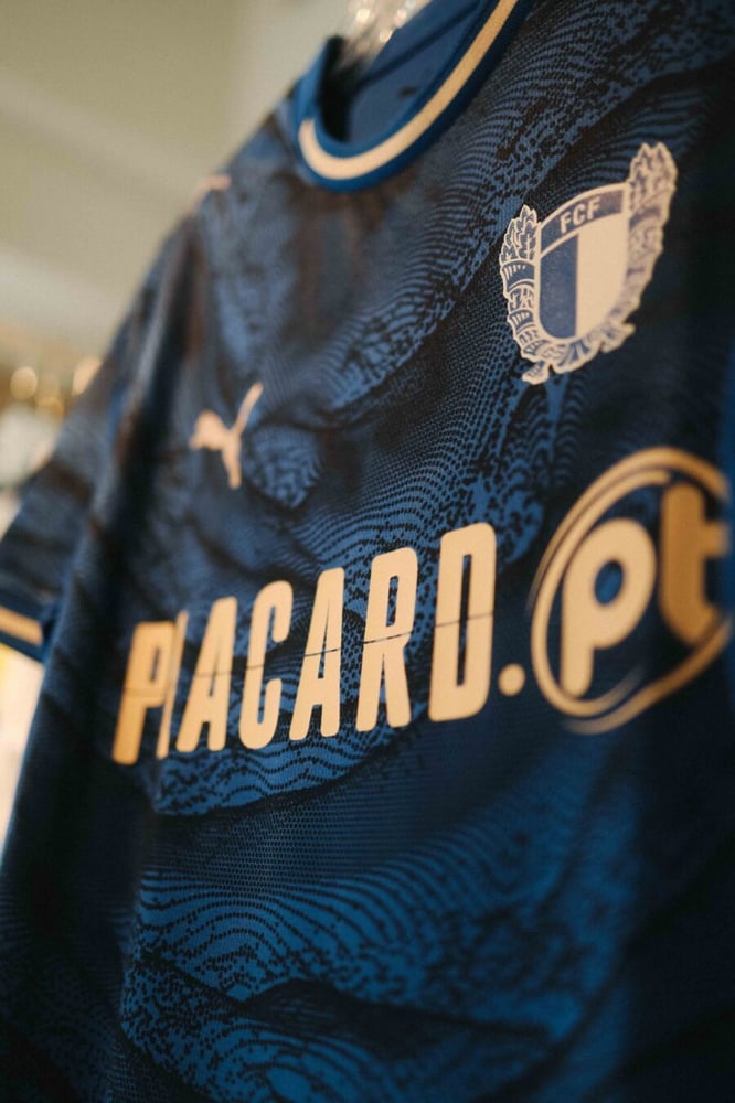 Kinder FC Famalicão 2025/26 Auswärtstrikot