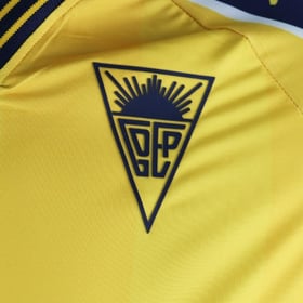 Kinder Estoril Praia 2024/25 Heimtrikot