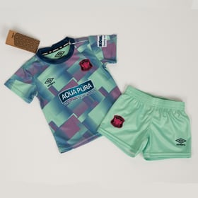 Kinder Carlisle United 2024/25 Auswärts Kit