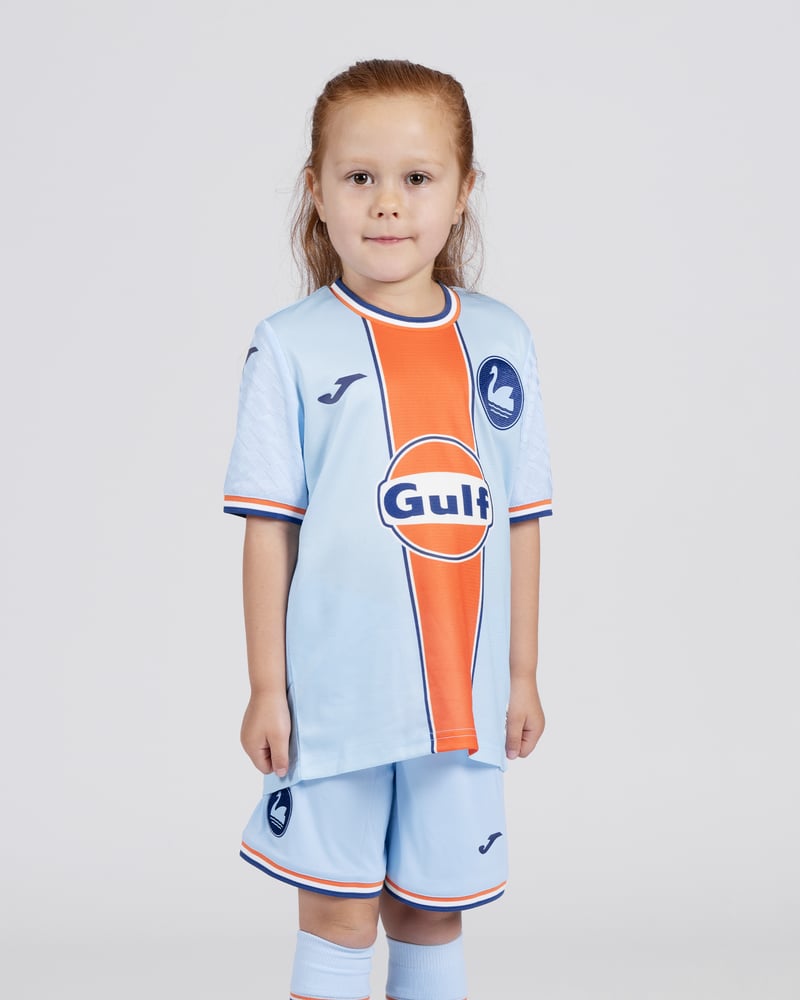 Kinder Swansea City 2025/26 Drittes Set