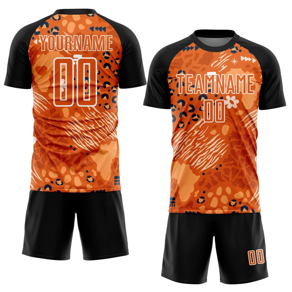 Maillot de football personnalisé à motif africain orange et noir d'Orange Bay, sublimé