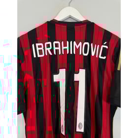 Kinder Milan 2013/14 Heimtrikot