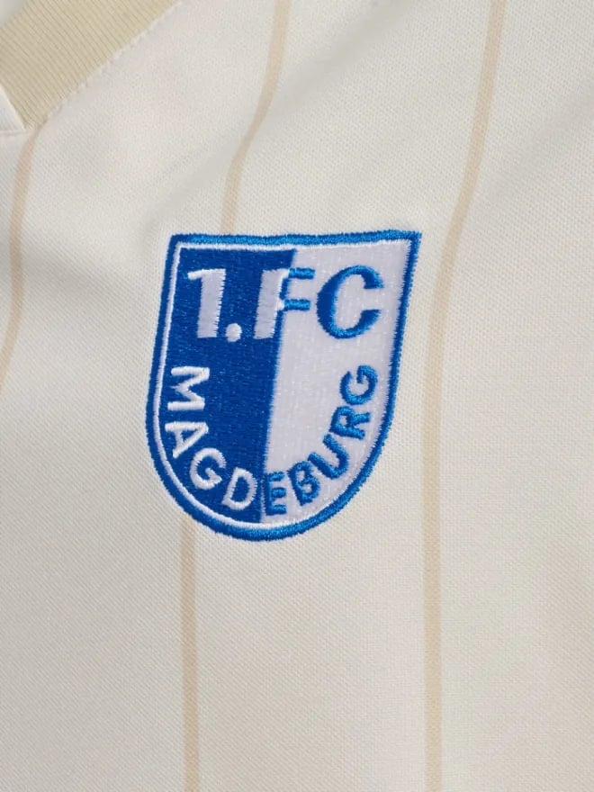 Herren 1. FC Magdeburg 2025/26 Auswärtstrikot