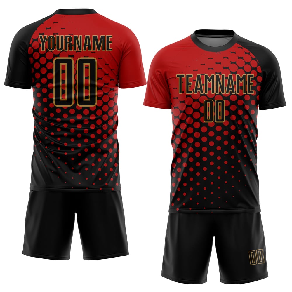 Uniforme de fútbol rojo personalizado, camiseta negra y dorada vieja sublimada