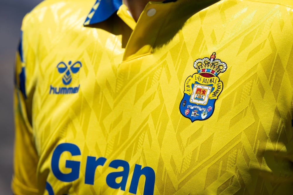 Kinder UD Las Palmas 2024/25 Heimtrikot