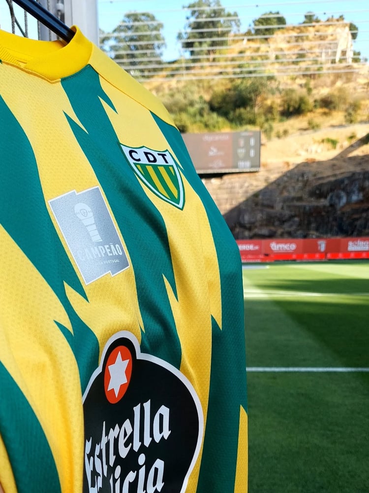 Damen CD Tondela 2025/26 Heimtrikot