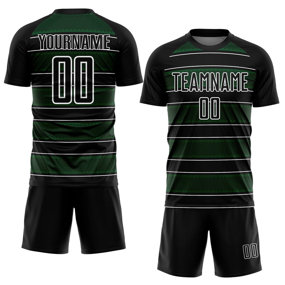 Camiseta de fútbol personalizada con sublimación de líneas y formas geométricas en negro, verde y blanco