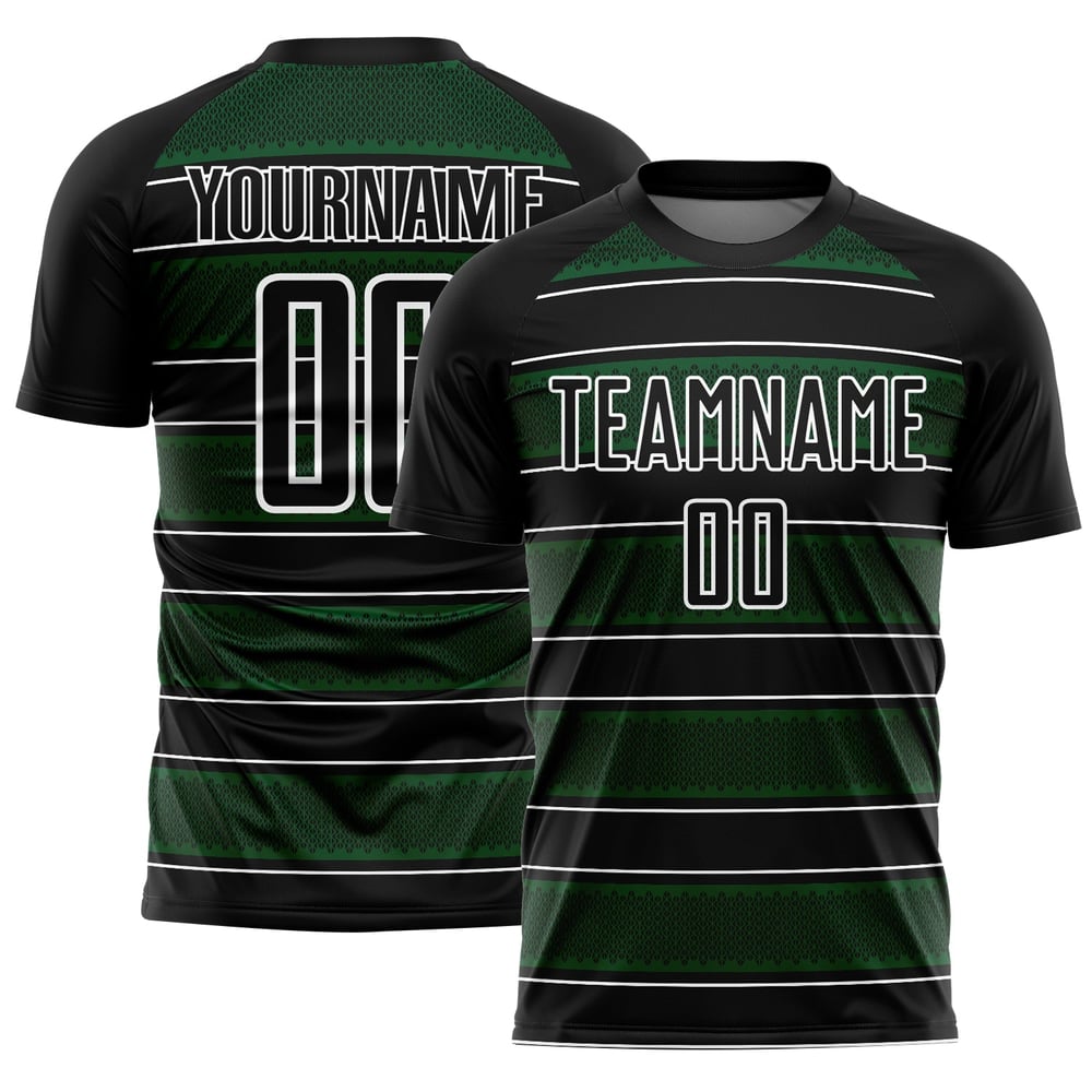 Camiseta de fútbol personalizada con sublimación de líneas y formas geométricas en negro, verde y blanco