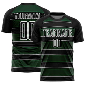 Camiseta de fútbol personalizada con sublimación de líneas y formas geométricas en negro, verde y blanco