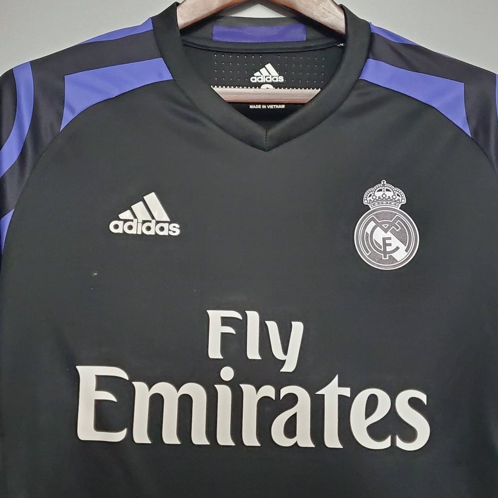 Real Madrid 2016/17 Drittes Trikot
