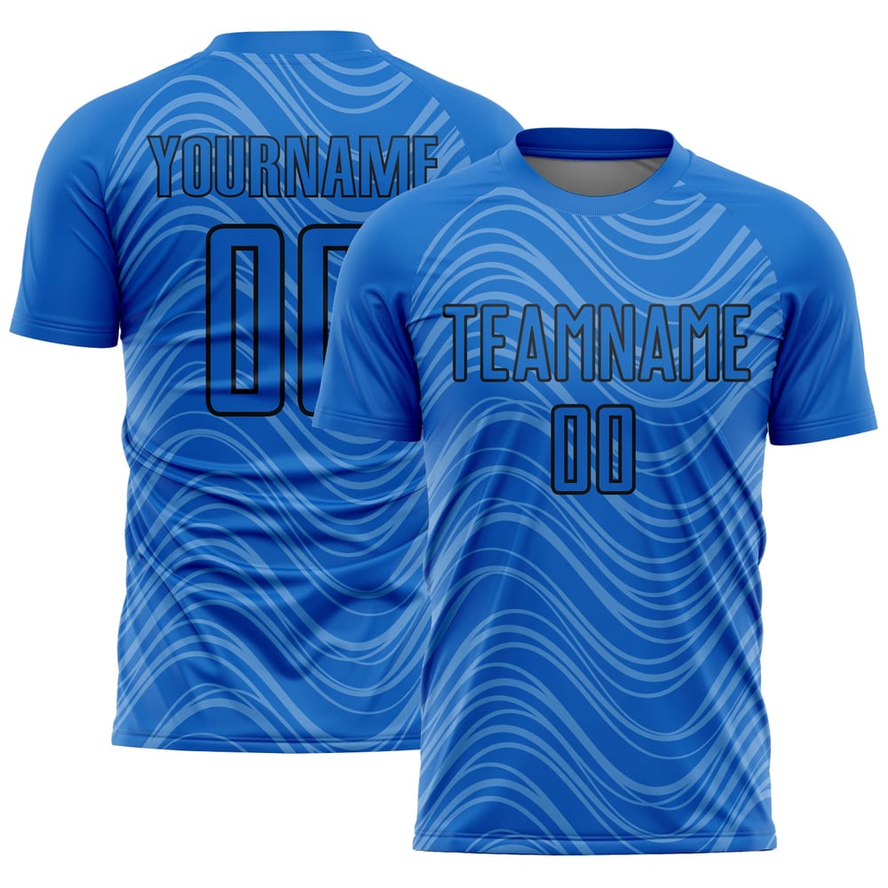 Camiseta personalizada de fútbol Sky Black con líneas onduladas y azules, sublimada