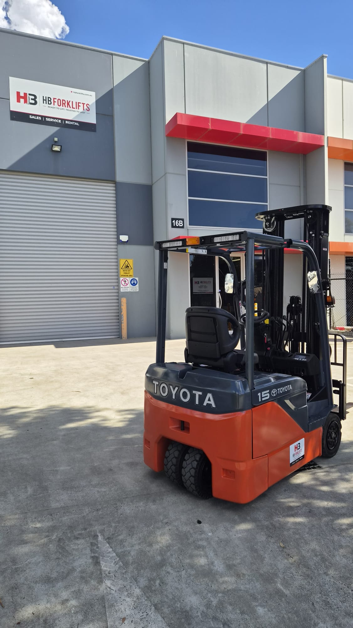 Toyota 8FBE 15 forklift