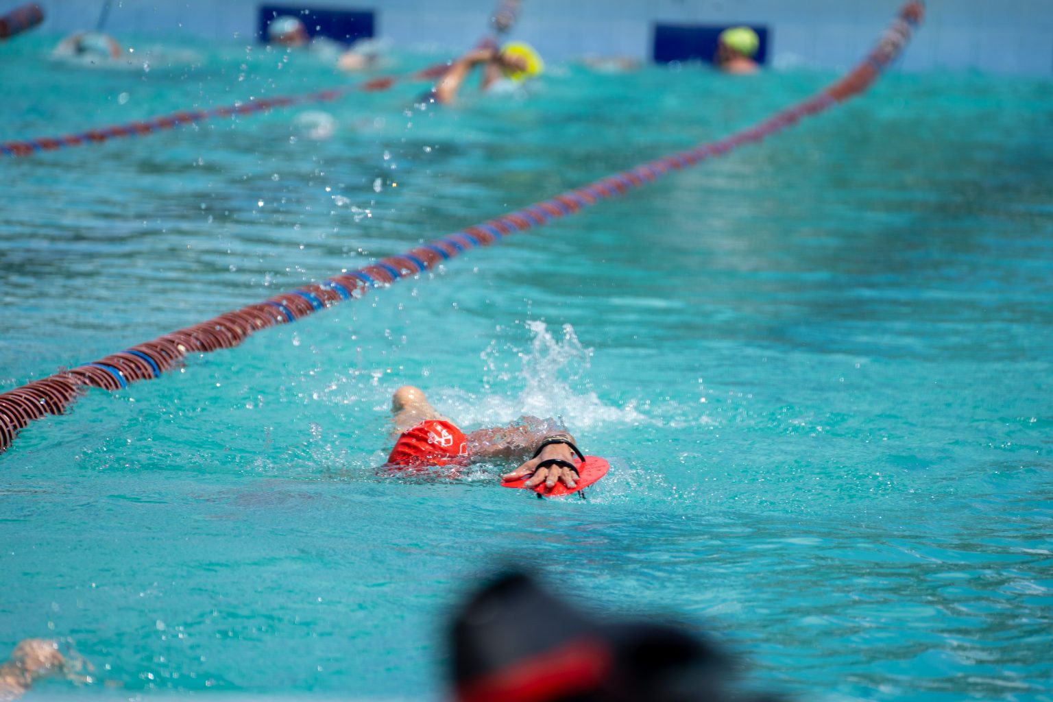¿Te atreves a sumergirte? Descubre los Beneficios de la Natación en la “Post-Temporada”