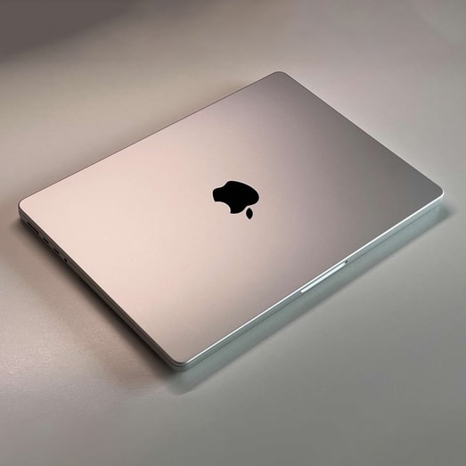 Apple MacBook Pro M5 24GB/1TB シルバー　美品 MacBook Pro 14