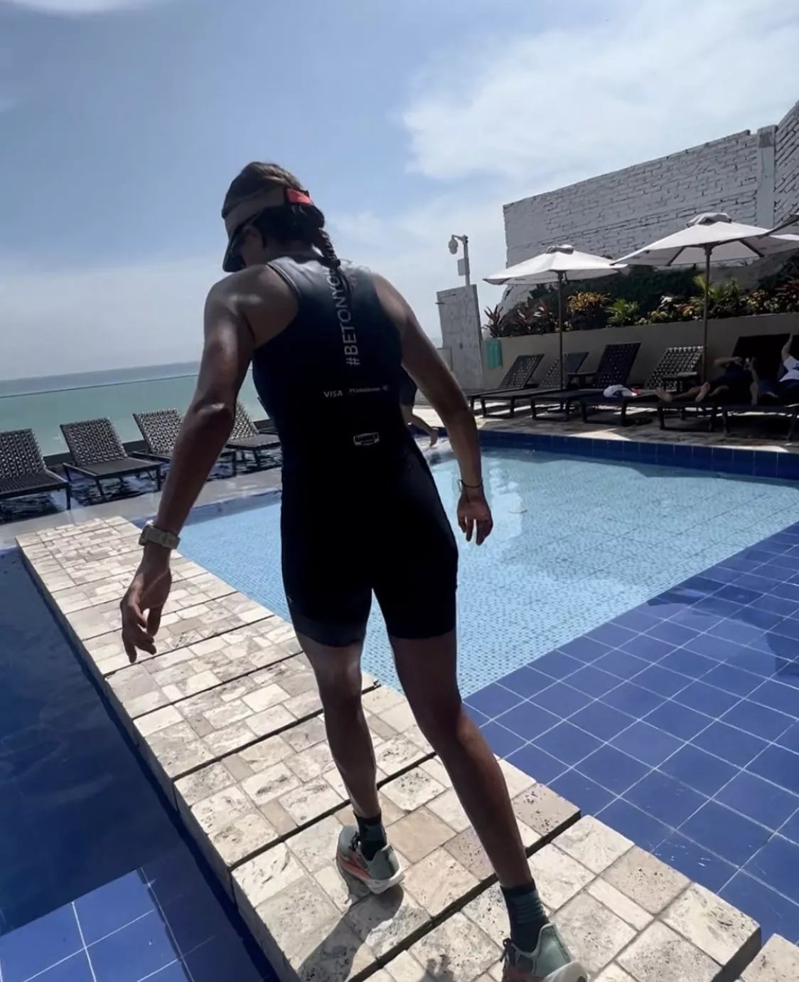 TRISUIT SIN MANGAS 2022