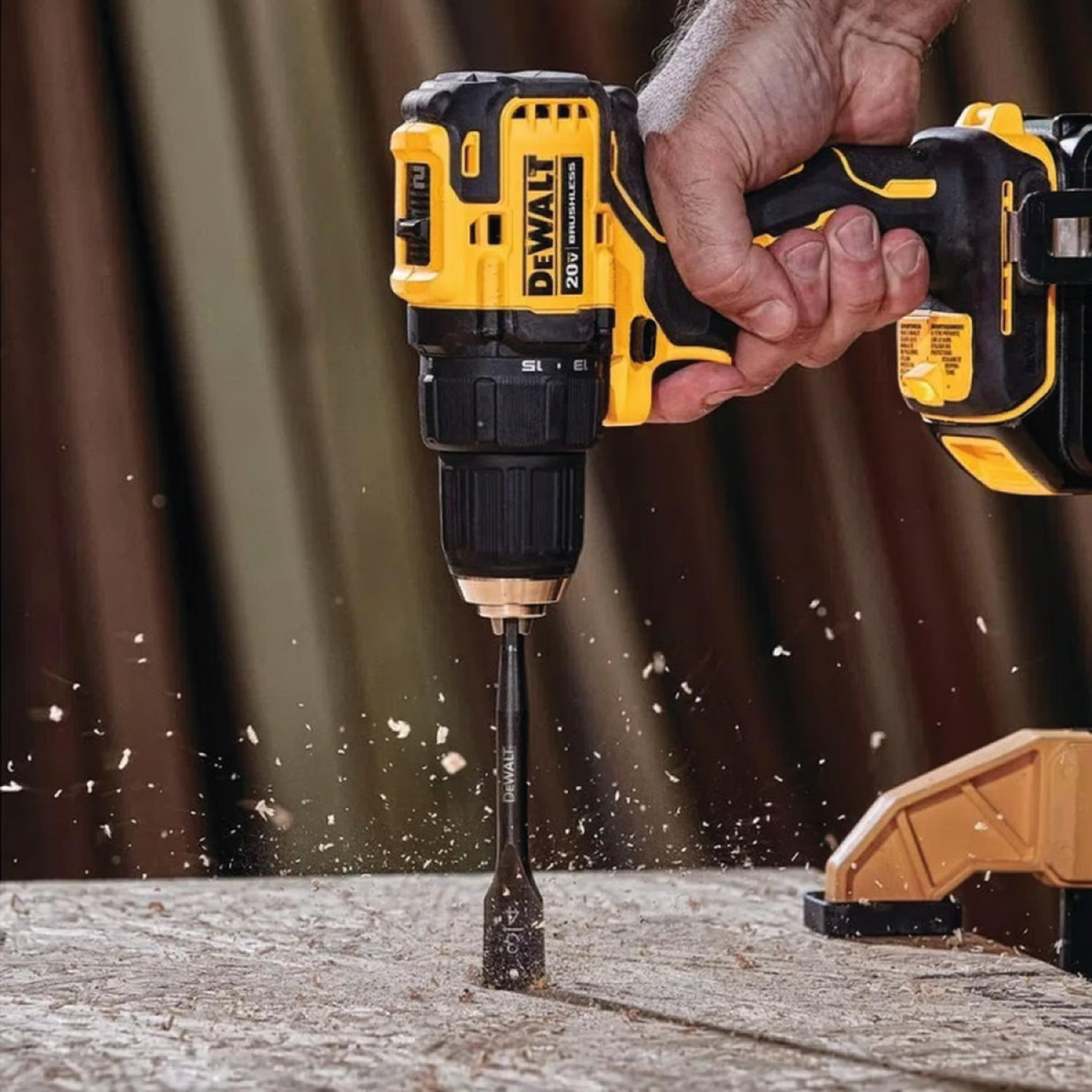 TALADRO ROTACIONAL INALAMBRICO DEWALT 20V2BAT  DCD708D2