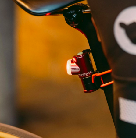 Blaze Mk2  Luz trasera recargable brillante