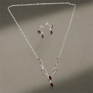 Juego Arete y Collar Enredadera