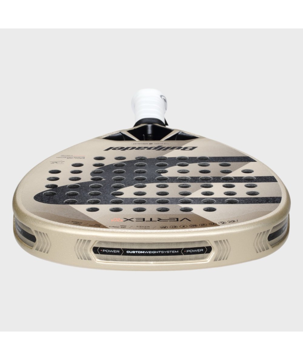 PALA BULLPADEL VERTEX 04 W 25 By: Delfi Brea